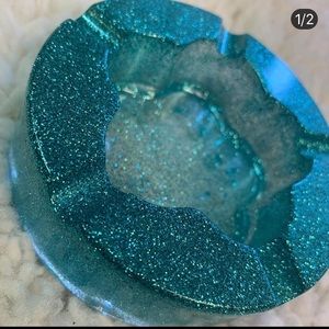 ❌SOLD❌🦋Custom Ashtray🦋 made by @thatssoresin